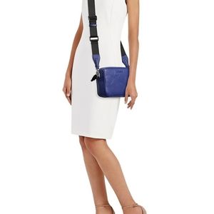 NWOT-DKNY CAMERA BAG